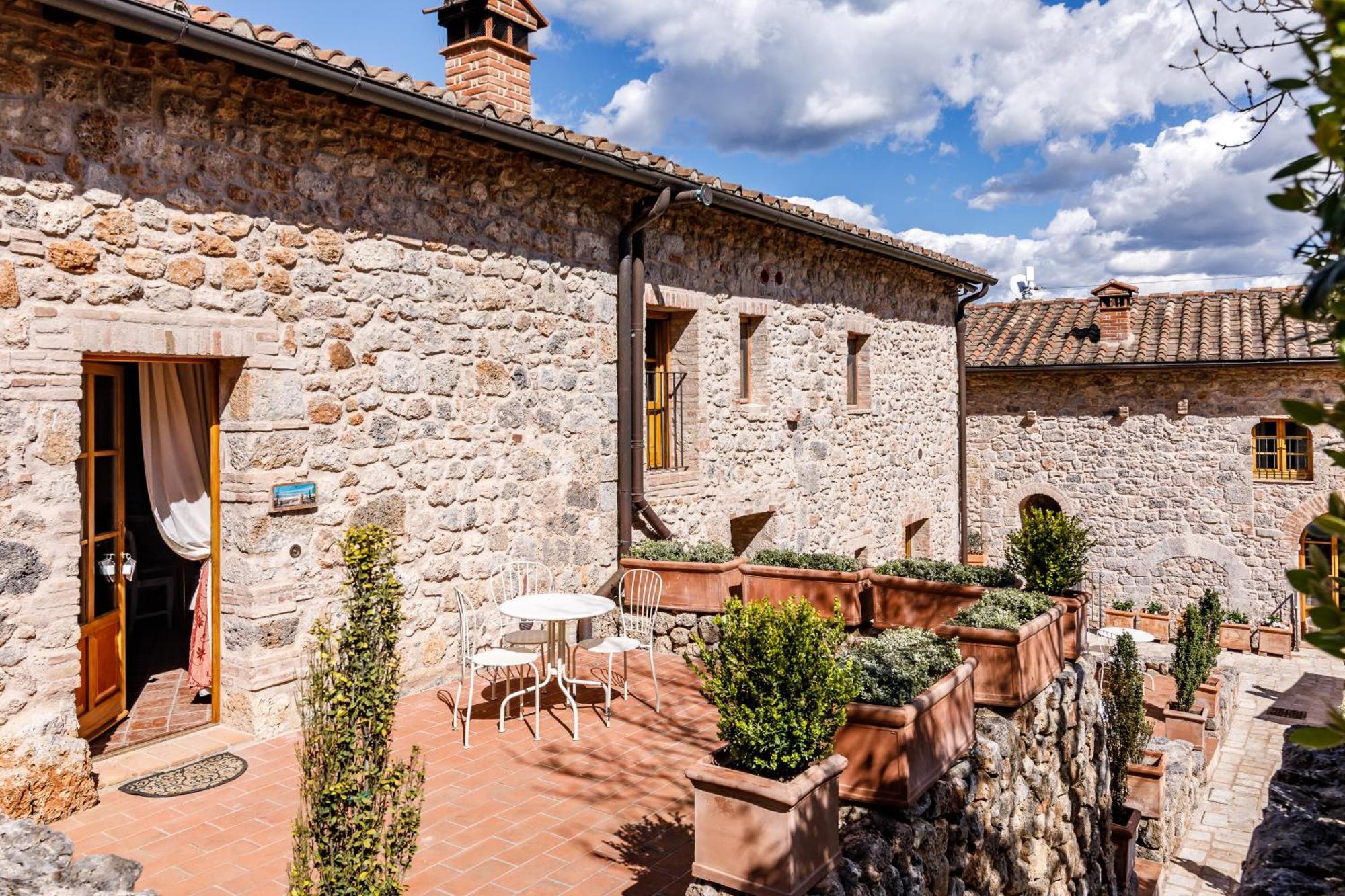 Relais La Costa Historical Residence Monteriggioni Luaran gambar